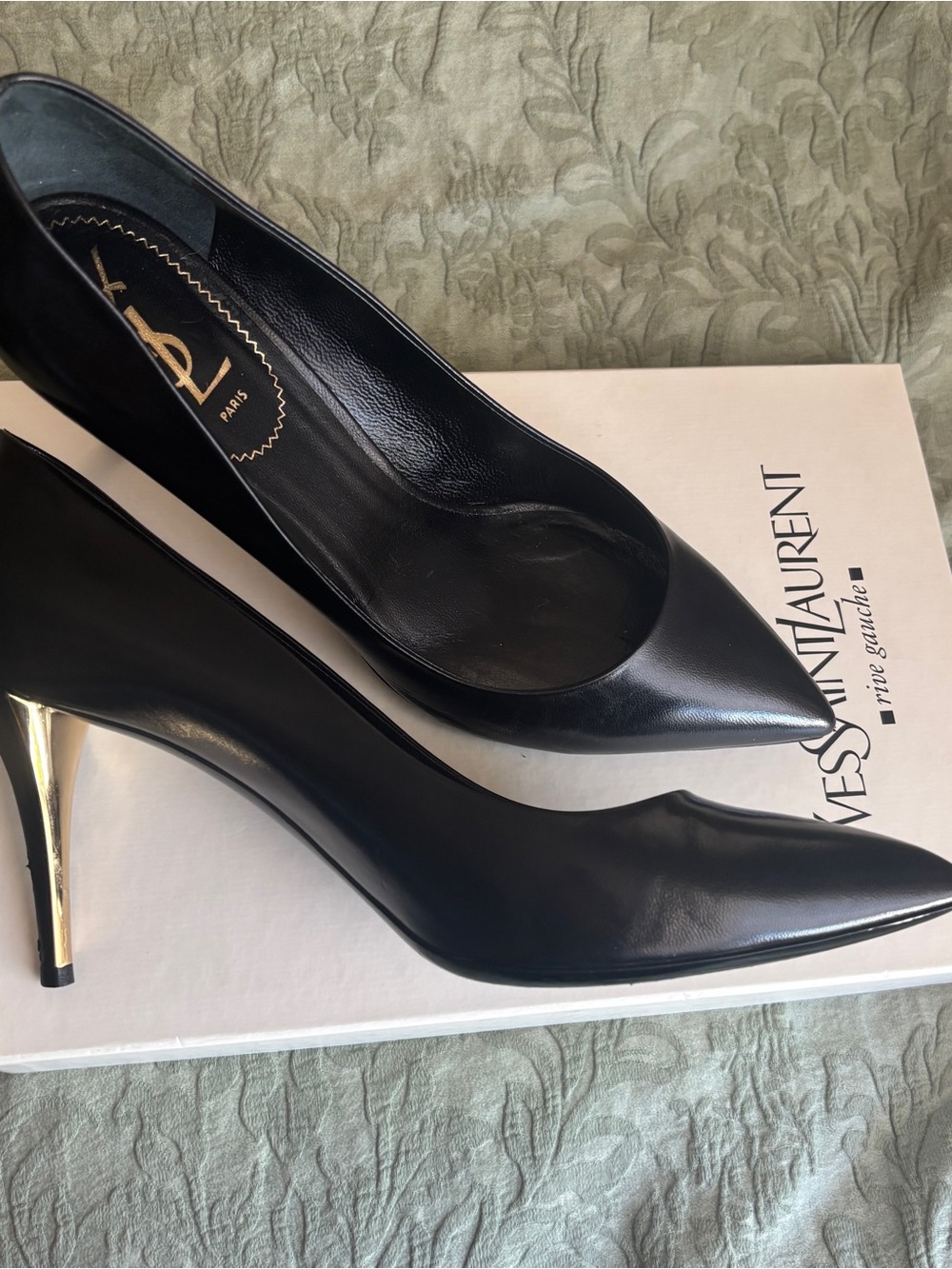 Saint Laurent Classic Black Leather Pointed-Toe Pumps with Gold Heel 41